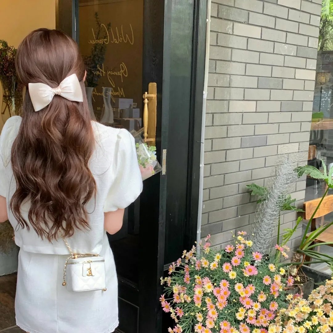 狼少女与黑王子海报